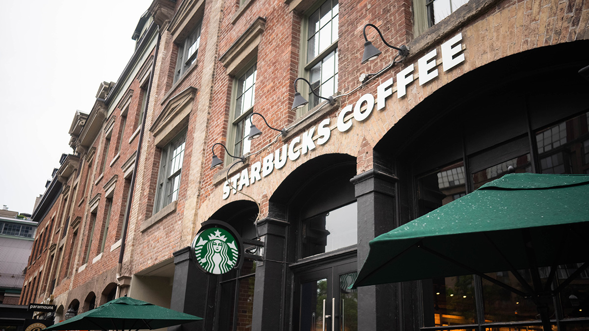    In the face of record crime, Starbucks has announced the closure of 16 stores in five cities.